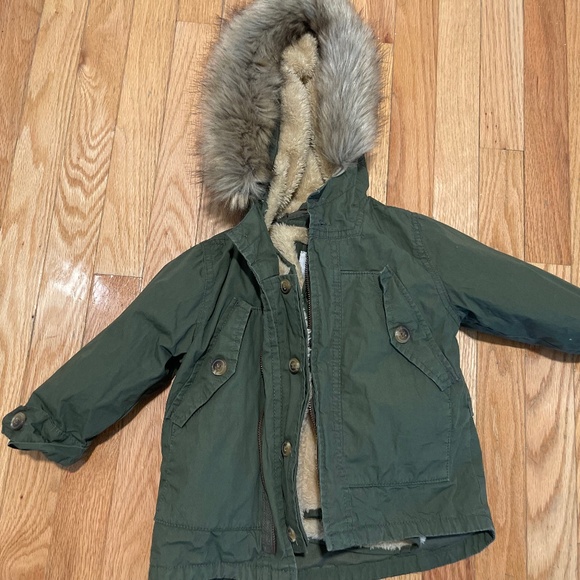 Zara Green Faux-Fur Lined Jacket – Warm Winter Essential (Kids) - Picture 1 of 6
